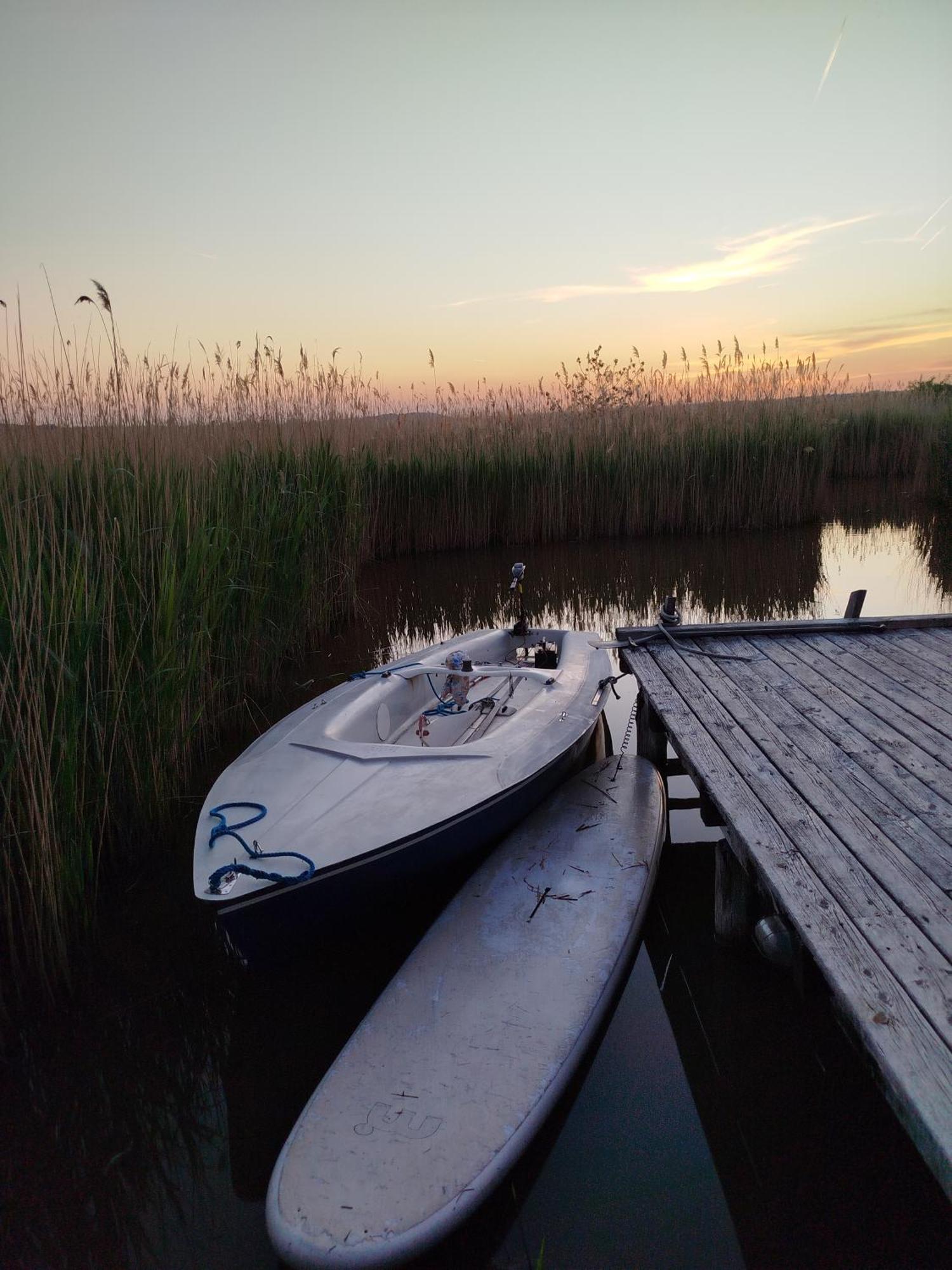 Pfahlbau Sunset II Toplage Inklusive Elektroboot รุสท์ ภายนอก รูปภาพ