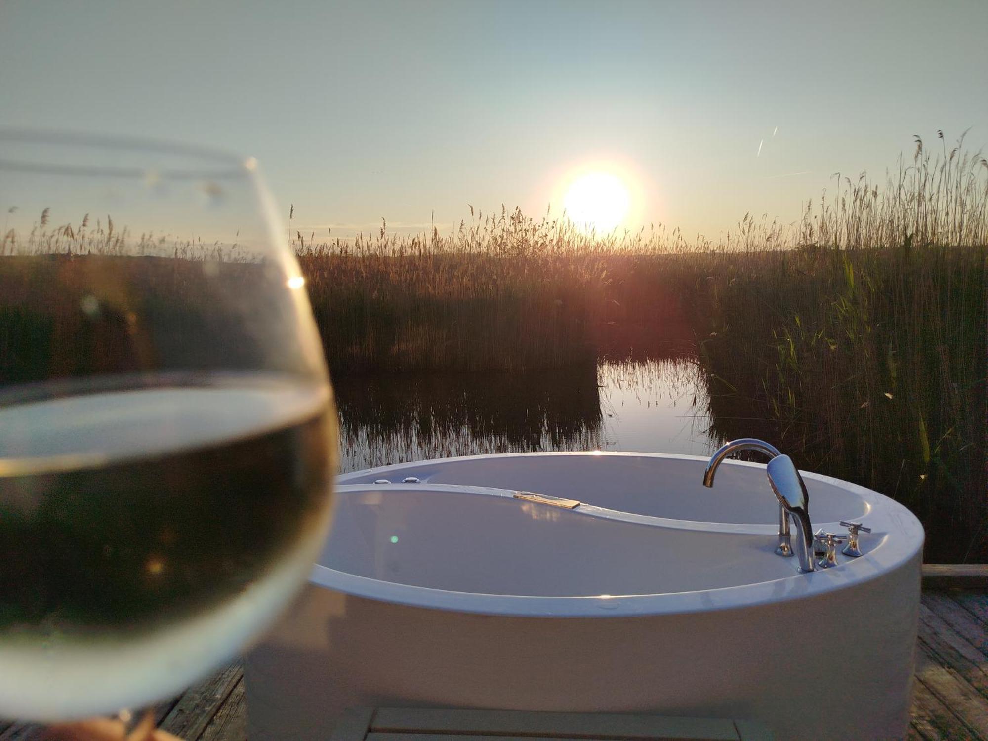 Pfahlbau Sunset II Toplage Inklusive Elektroboot รุสท์ ภายนอก รูปภาพ